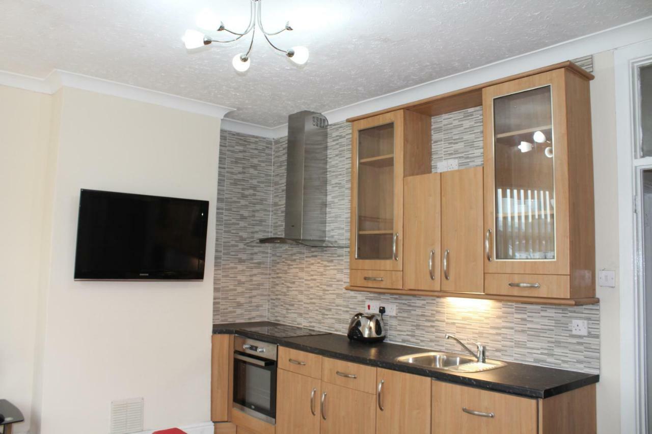 Van Apartments Caerphilly Exterior photo